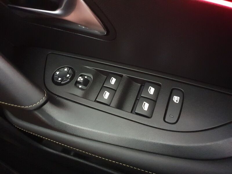 More views of Peugeot 2008