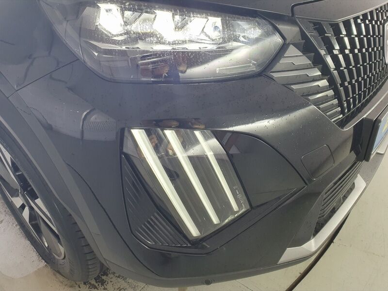 More views of Peugeot 2008