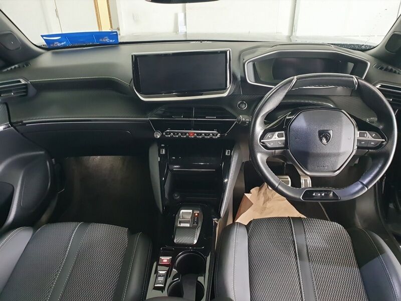 More views of Peugeot 2008