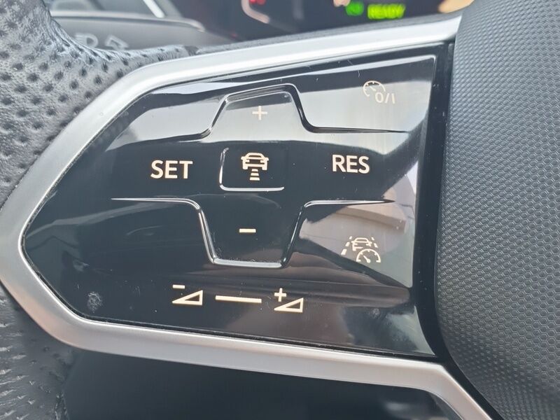 More views of Volkswagen Tiguan