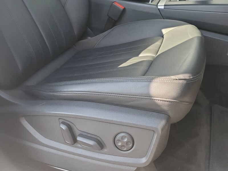 More views of Audi Q5