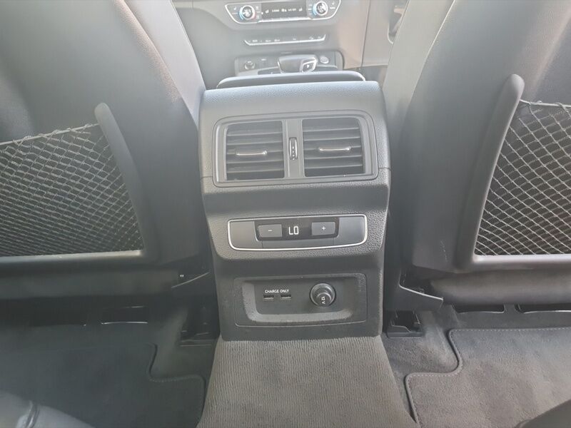 More views of Audi Q5