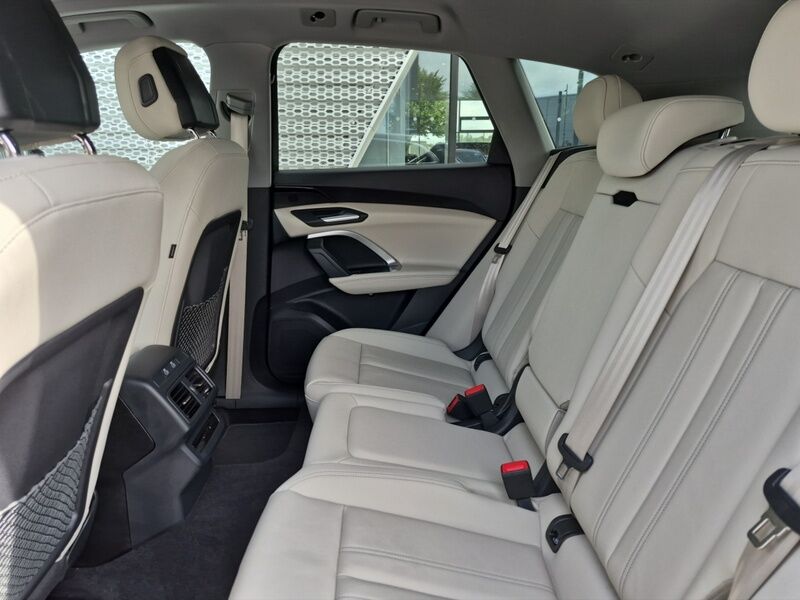 More views of Audi Q5