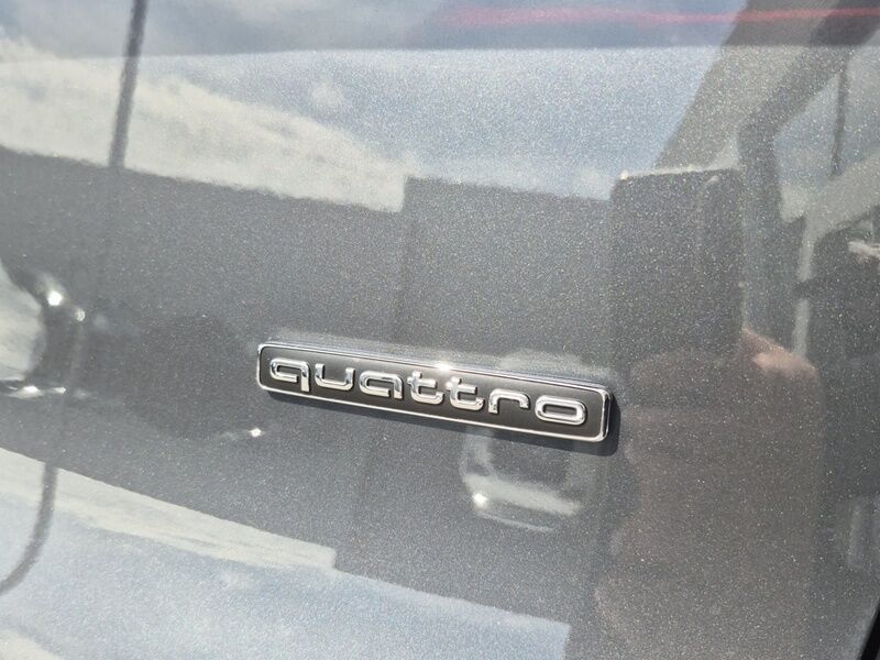 More views of Audi Q5