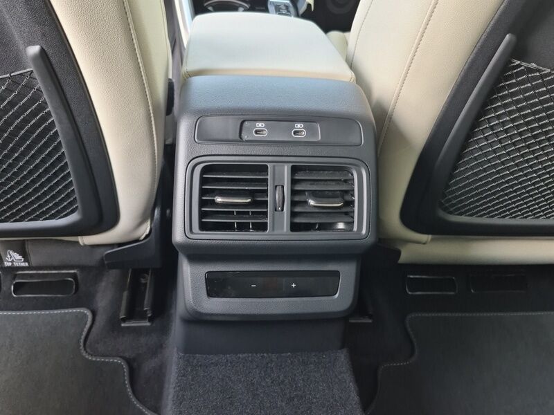 More views of Audi Q5