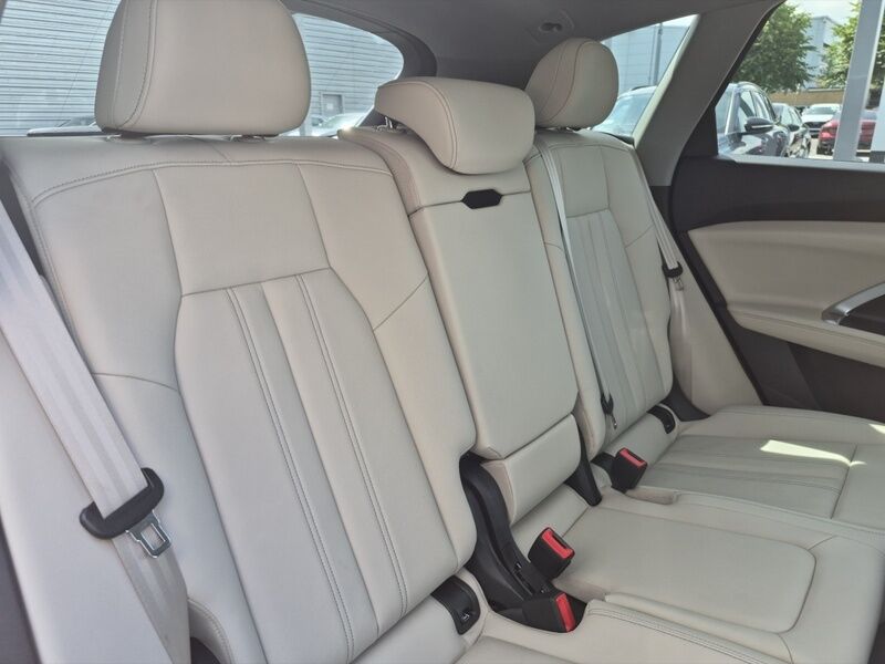 More views of Audi Q5