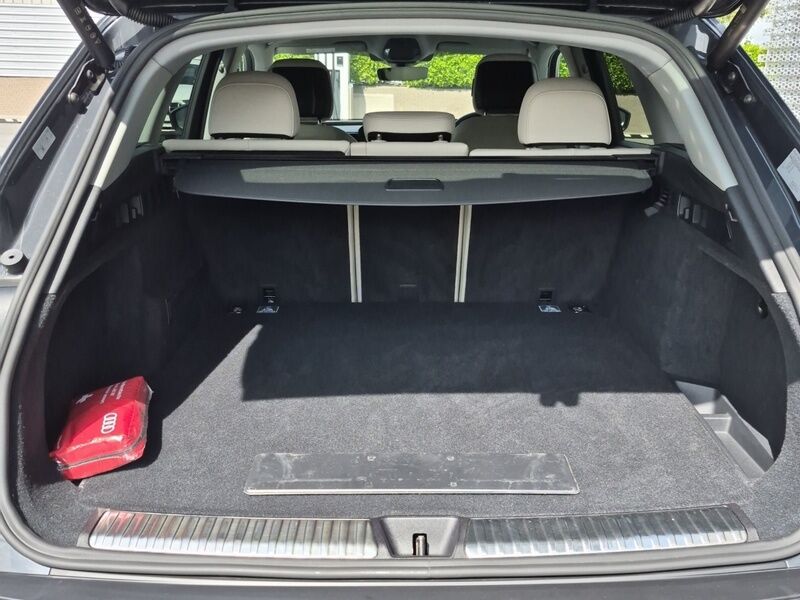 More views of Audi Q5