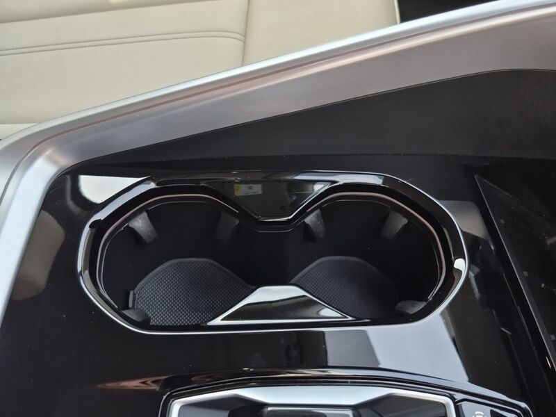 More views of Audi Q5
