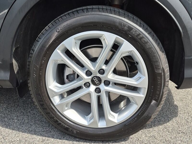 More views of Audi Q5