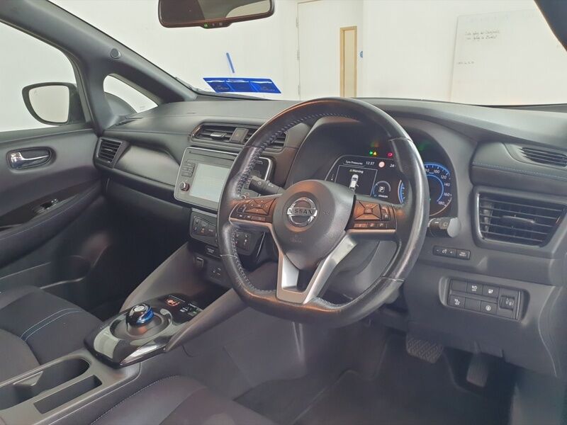 More views of Nissan Leaf