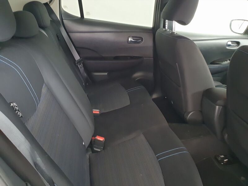 More views of Nissan Leaf