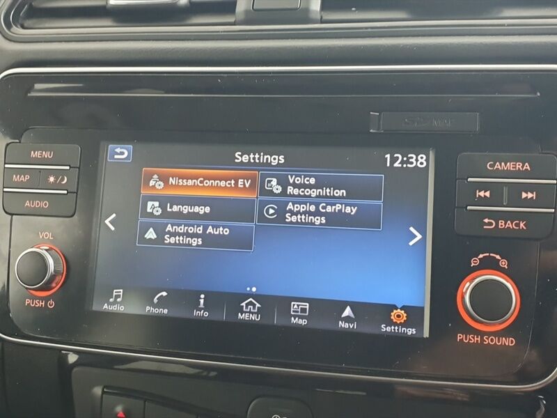 More views of Nissan Leaf