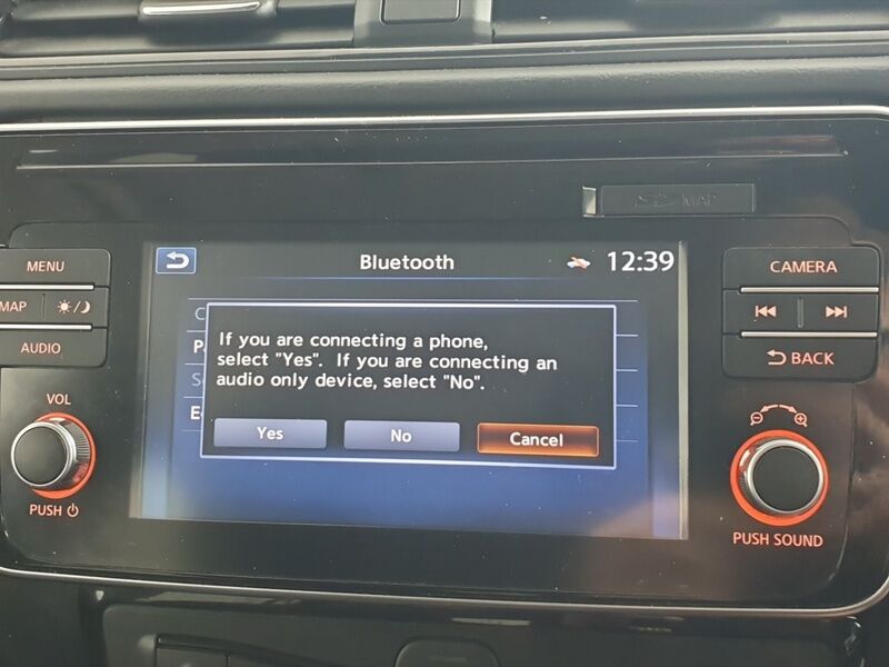 More views of Nissan Leaf