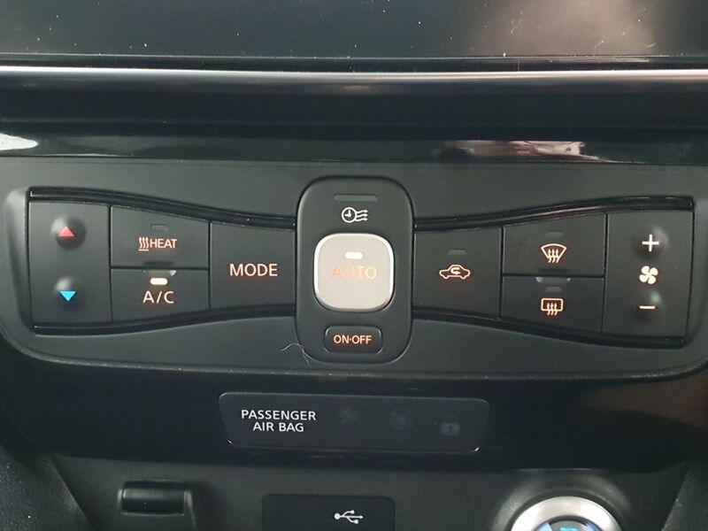 More views of Nissan Leaf
