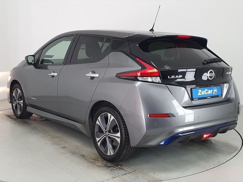 More views of Nissan Leaf