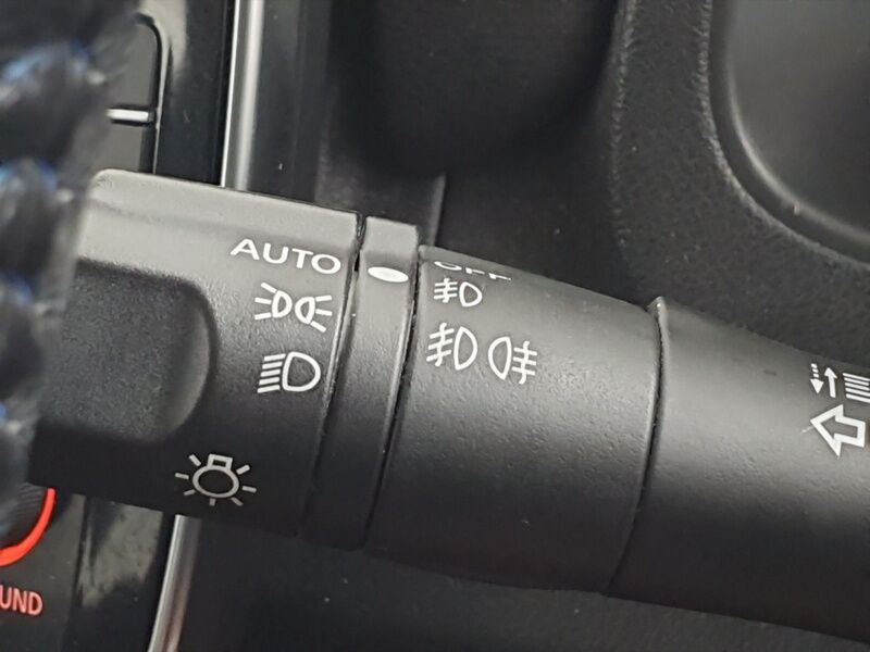 More views of Nissan Leaf