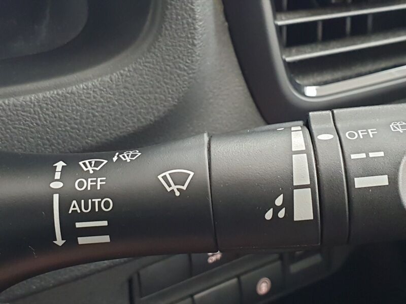More views of Nissan Leaf