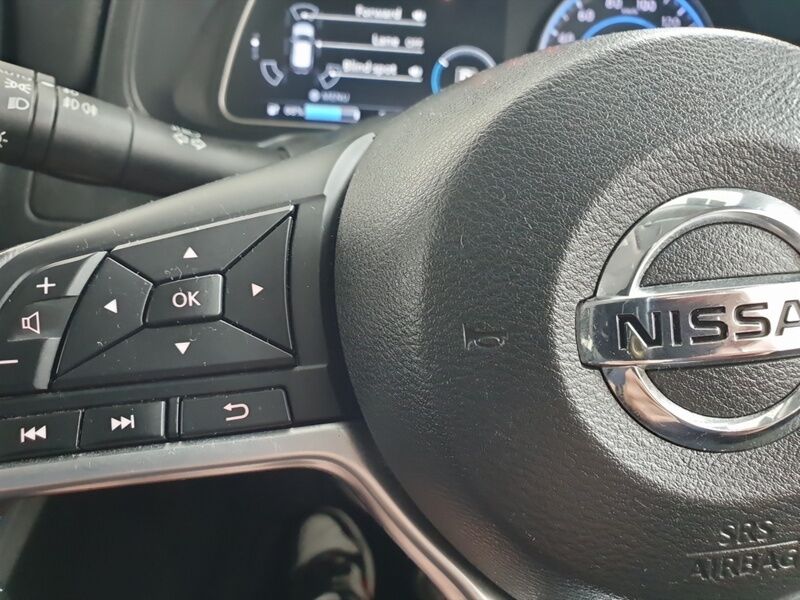 More views of Nissan Leaf