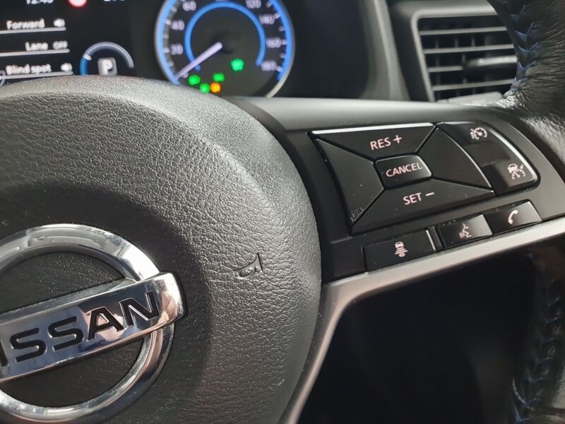 More views of Nissan Leaf