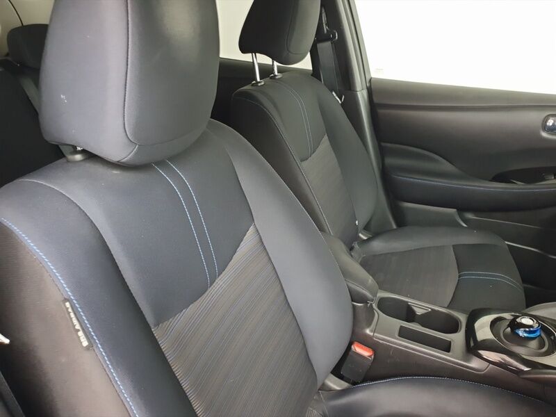 More views of Nissan Leaf