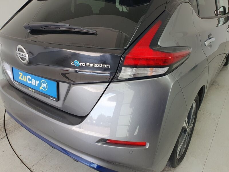 More views of Nissan Leaf