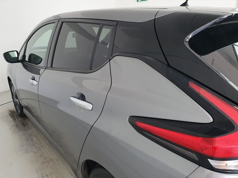 More views of Nissan Leaf