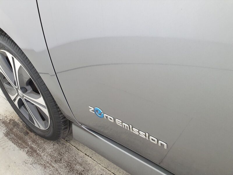 More views of Nissan Leaf
