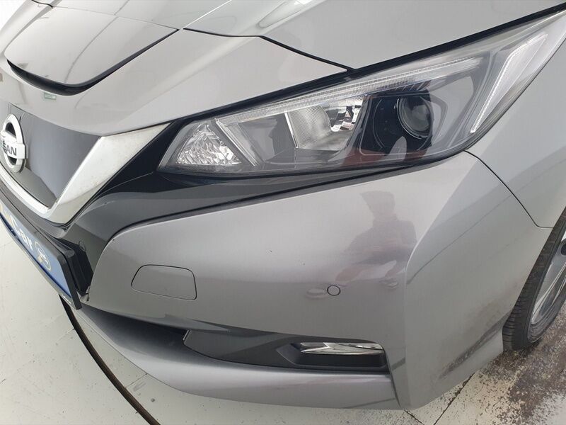 More views of Nissan Leaf