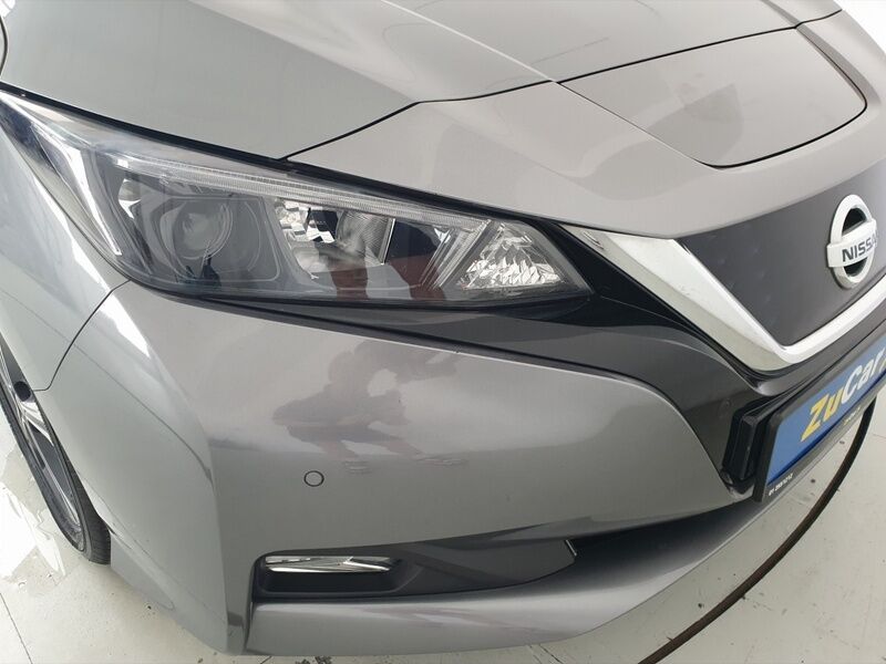 More views of Nissan Leaf