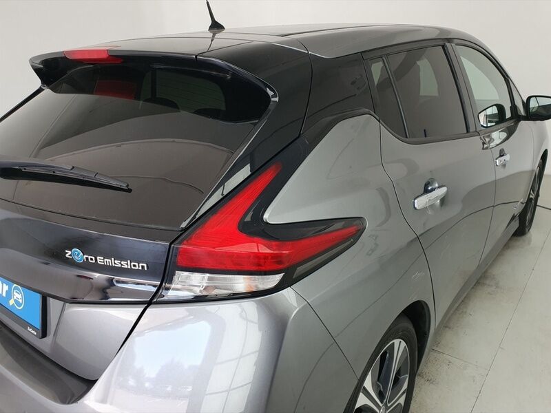 More views of Nissan Leaf