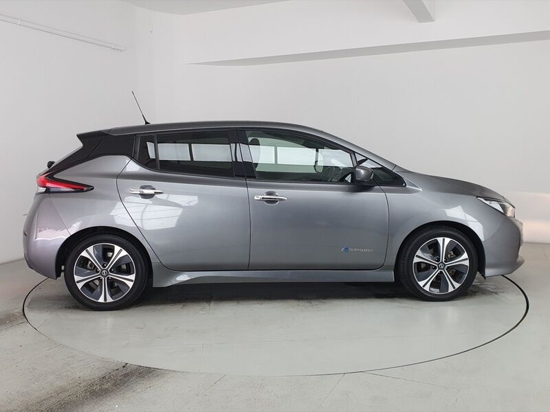 More views of Nissan Leaf