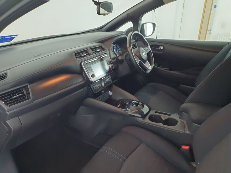 More views of Nissan Leaf