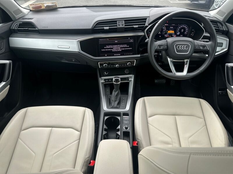 More views of Audi Q3