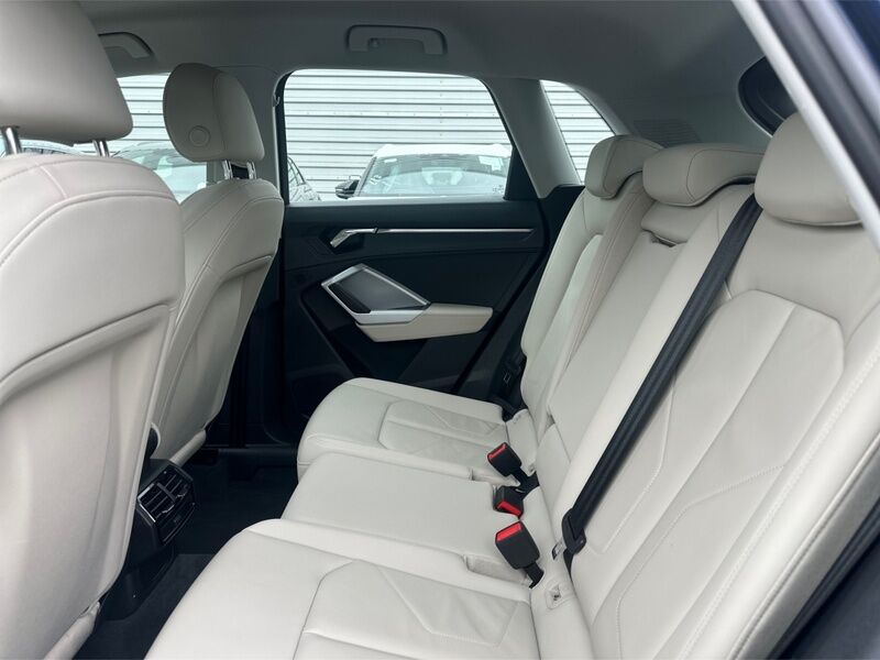 More views of Audi Q3
