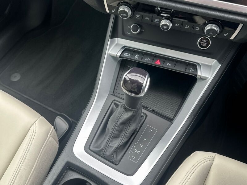 More views of Audi Q3