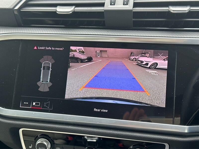 More views of Audi Q3