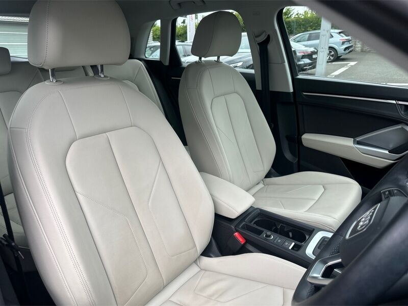 More views of Audi Q3