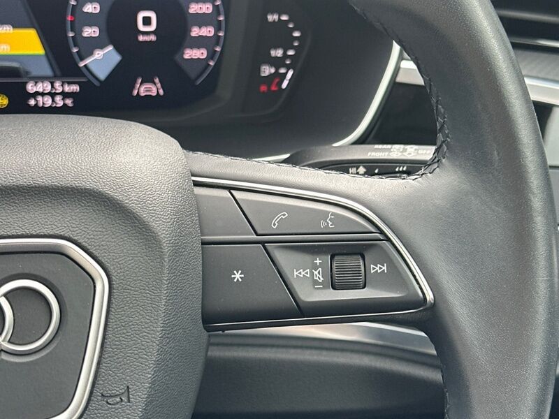 More views of Audi Q3