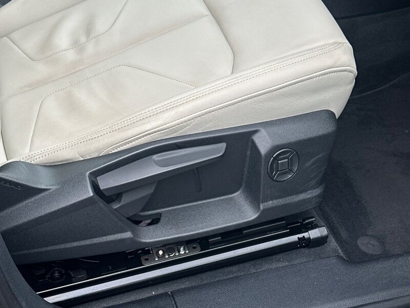 More views of Audi Q3