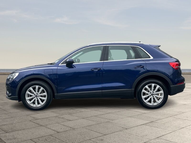 More views of Audi Q3