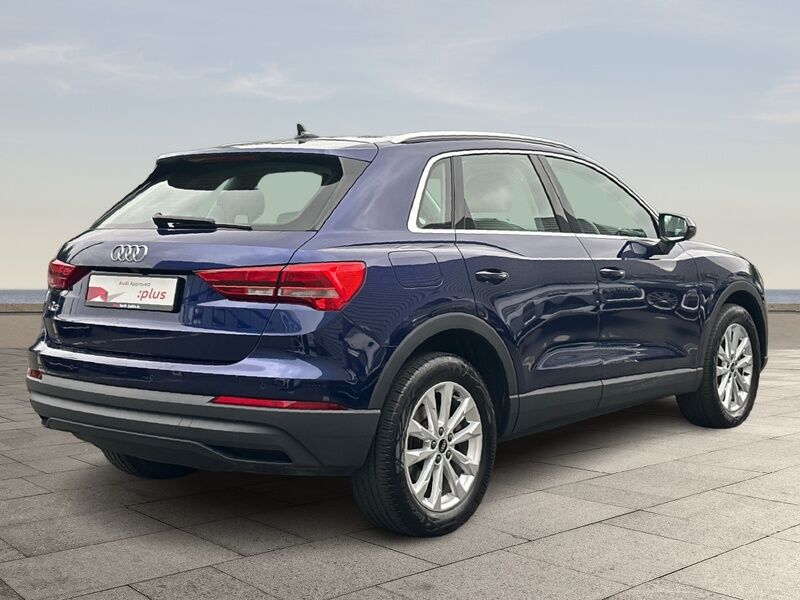 More views of Audi Q3