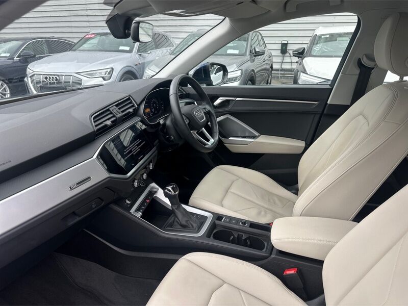 More views of Audi Q3