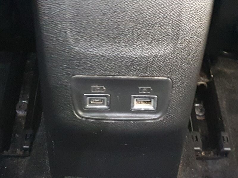More views of Peugeot 2008