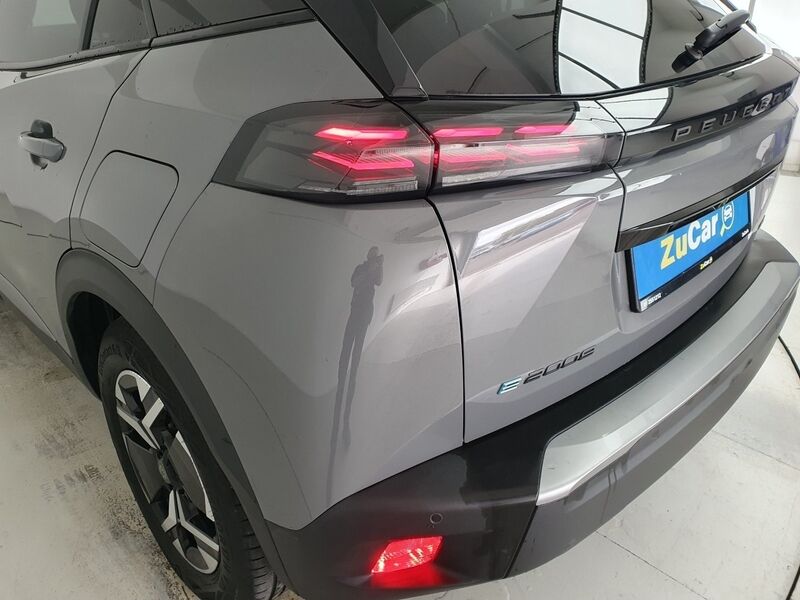 More views of Peugeot 2008