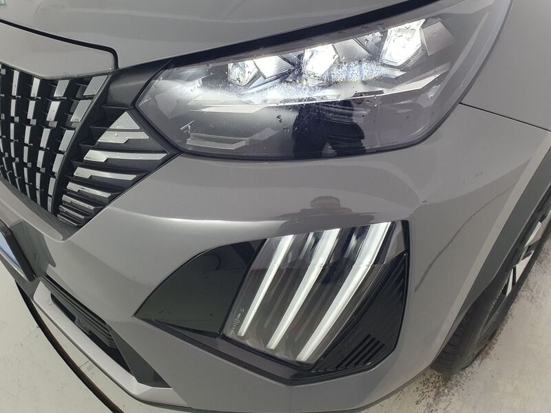 More views of Peugeot 2008