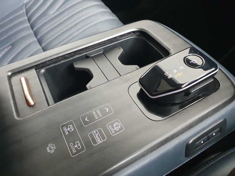 More views of Nissan Ariya