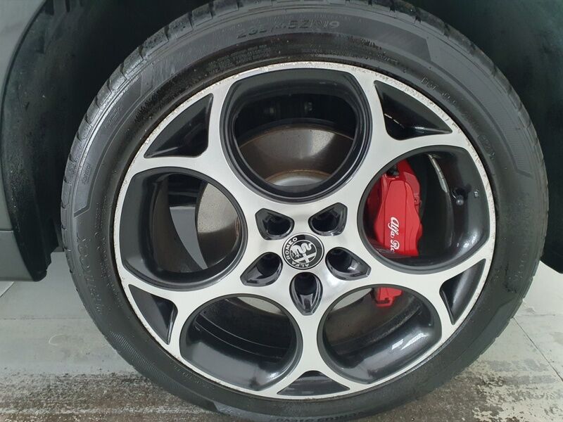 More views of Alfa Romeo Tonale