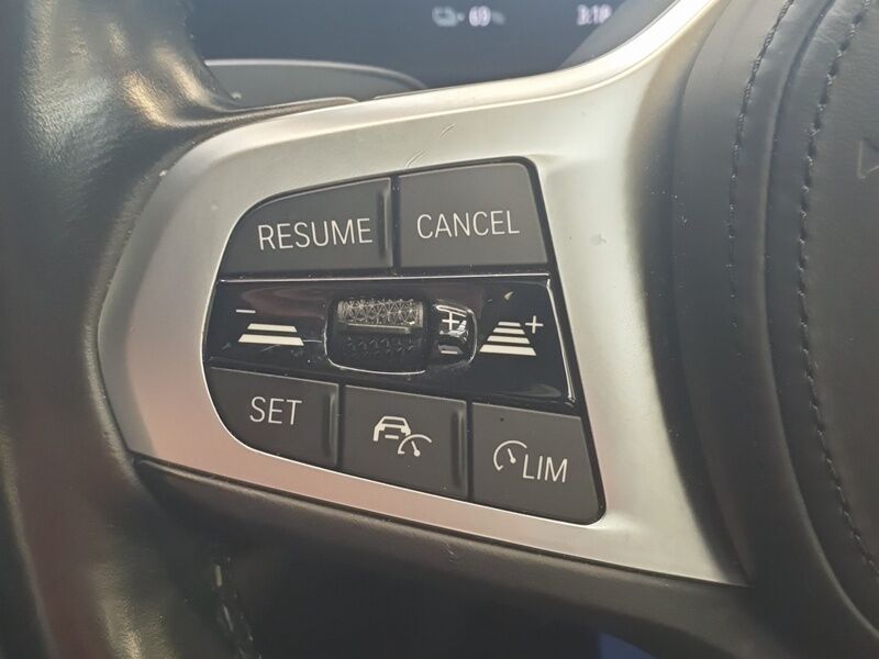 More views of BMW i4