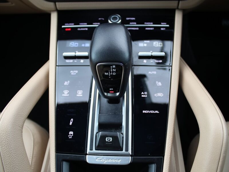 More views of Porsche Cayenne