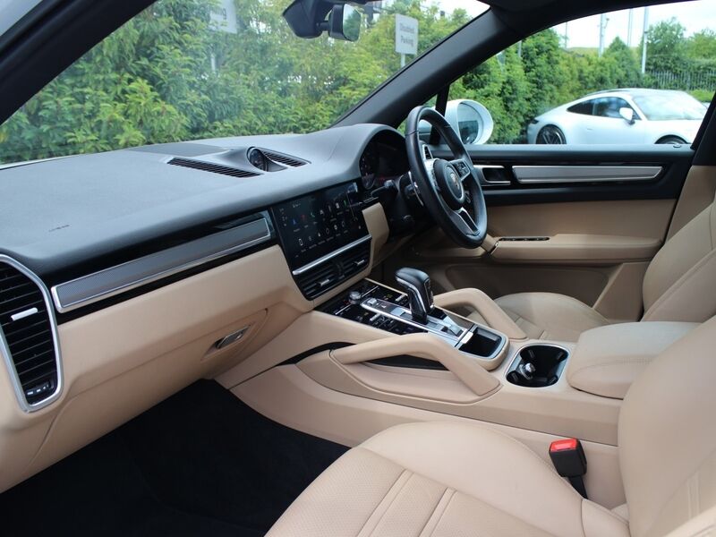 More views of Porsche Cayenne